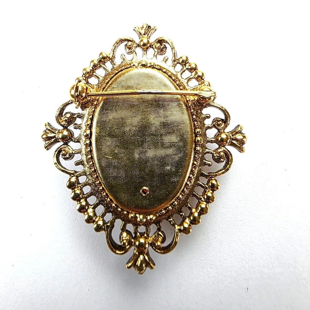 Vintage Gold Tone Filigree Cameo Brooch Classical Lady Profile Costume Jewelry